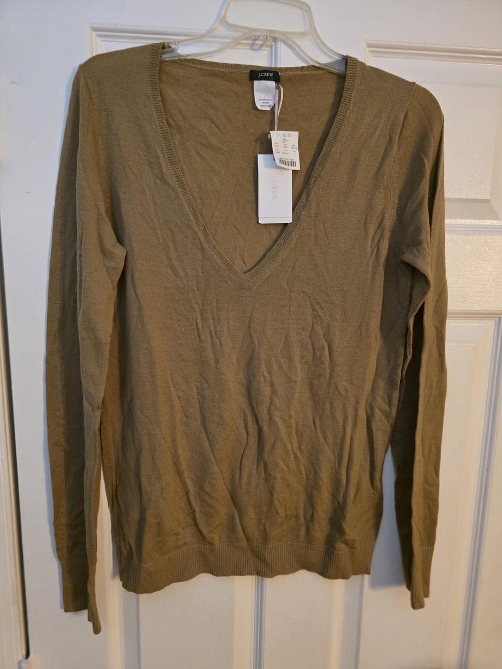 J. Crew Women's V-Neck Wool Sweater in Camel. Sz L. NWT